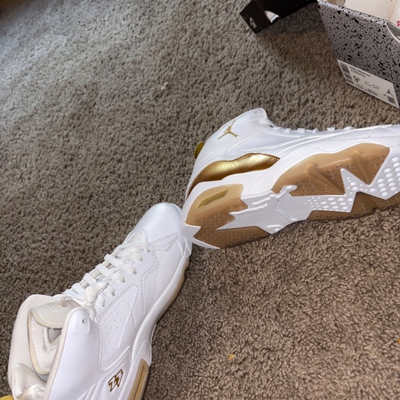 WMNS JORDAN MVP - Picture 2 of 4